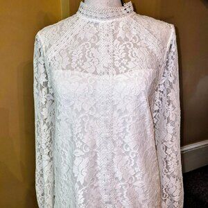 LaceTop Elegant and Pretty NWOT!!!!